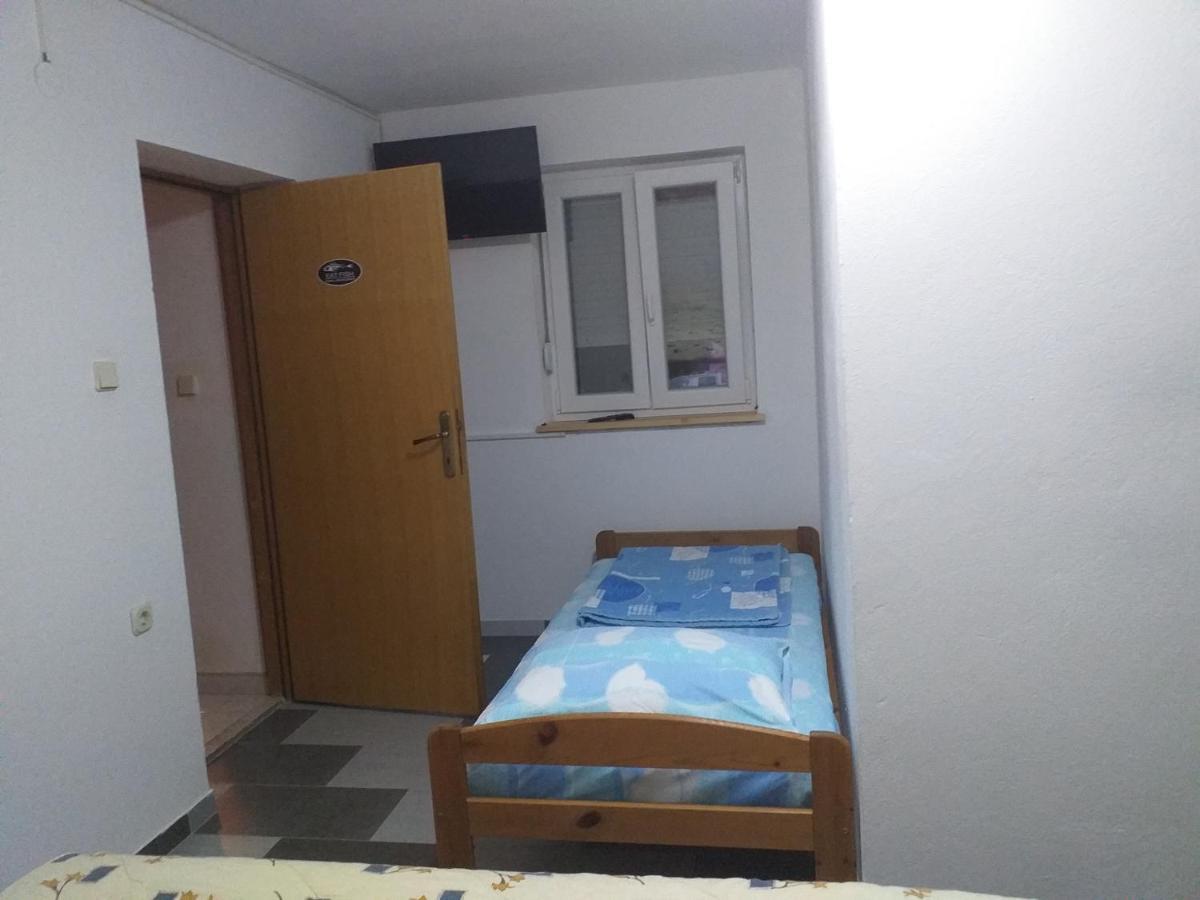 Apartmani Branka Rtina Luaran gambar