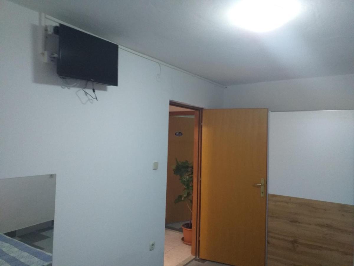Apartmani Branka Rtina Luaran gambar